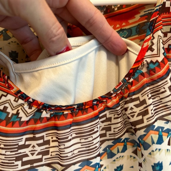 By & By Aztec Sleeveless Women’s M Blouse Top Built In Cami Round Neckline - Picture 8 of 10